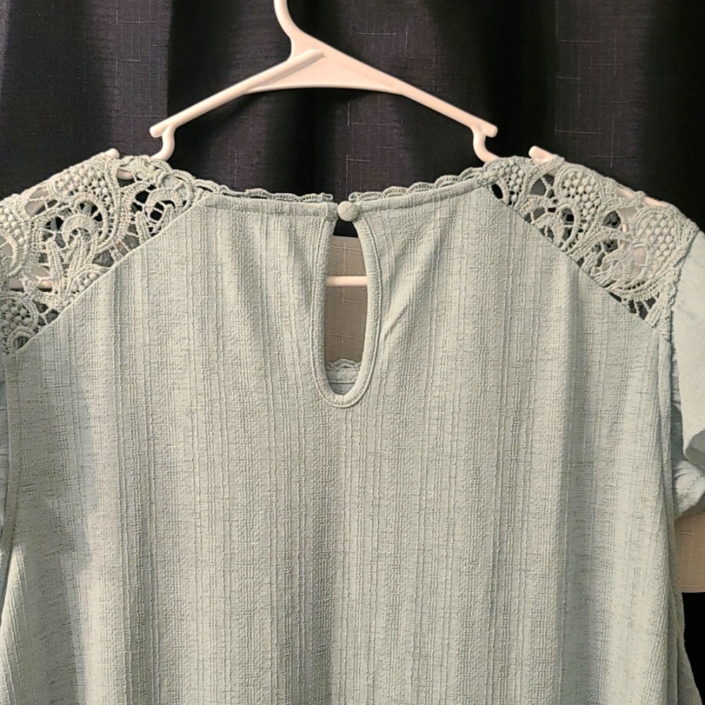 💮Beautiful top👕 - Picture 6 of 7